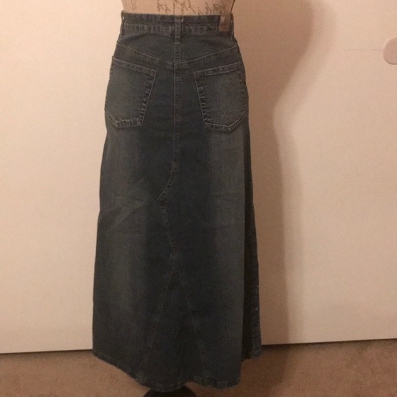 💙💙BEAUTIFUL JEAN SKIRT💙💙 - Picture 3 of 4